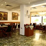Hotel Mishel 2*