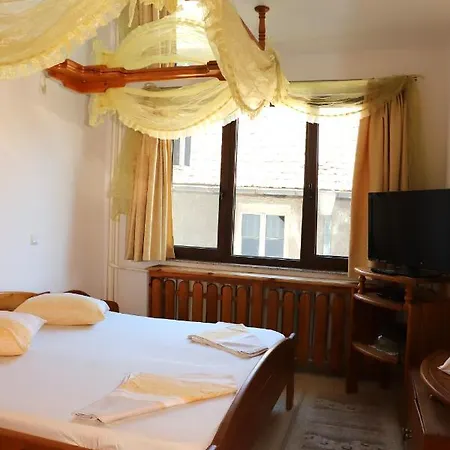 Mishel Hotel 2*
